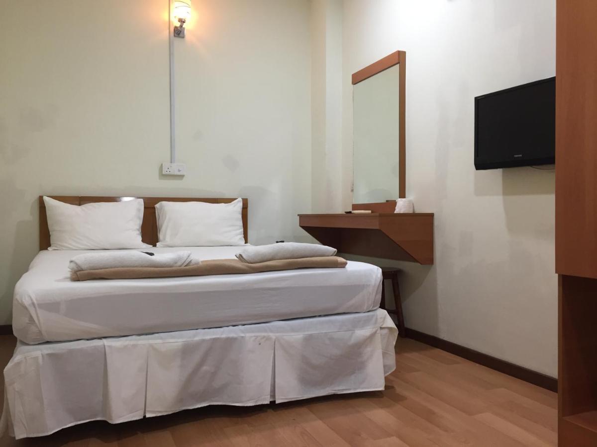 Hotel Sri Malim Tanjong Malim Bagian luar foto